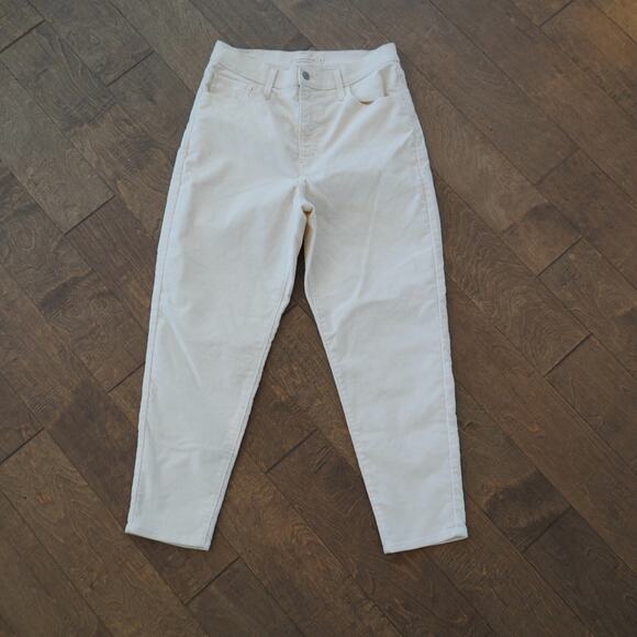 Levi's‎ Mom Jeans Womens Size 31 White Corduroy High Waisted Tapered Fit Pockets - Picture 1 of 9